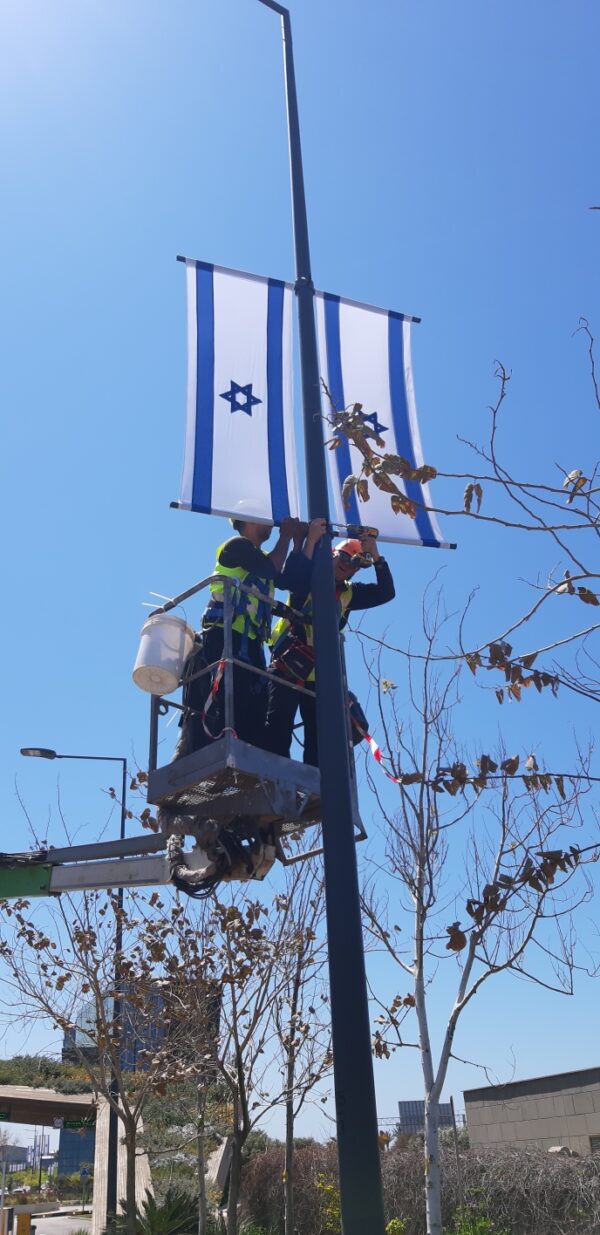 חבק לעמוד תאורה דגל ישראל